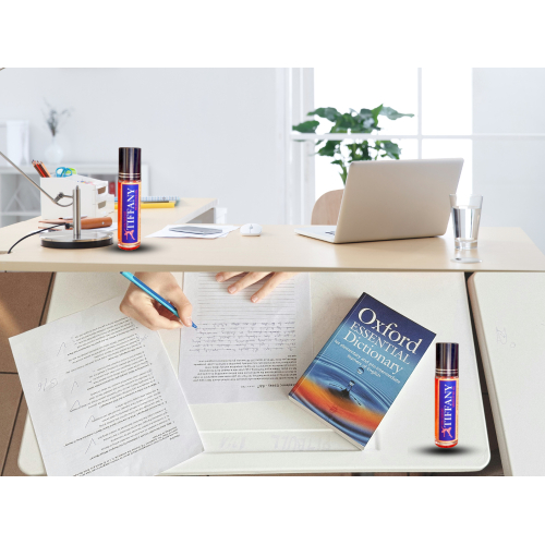 4. Một chai để ở bàn làm việc hoặc góc học tập