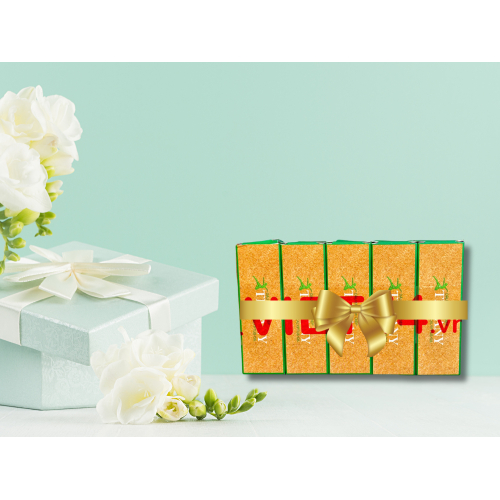 4. Chia sẻ hay làm quà ý nghĩa, tinh tế